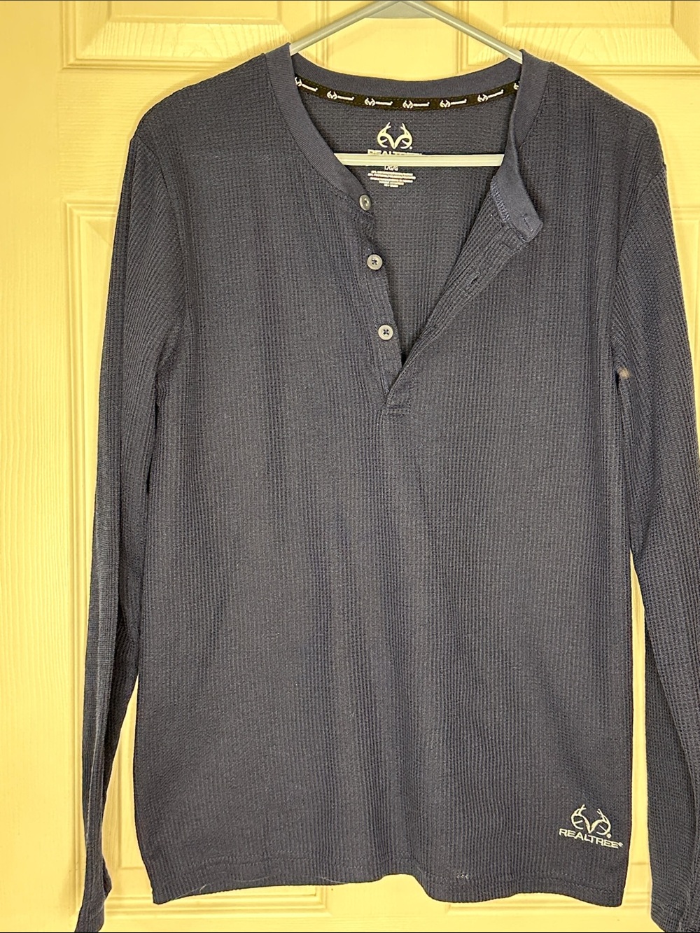 Realtree Men's Long-Sleeve Waffle Henley Shirt in Navy Blue
